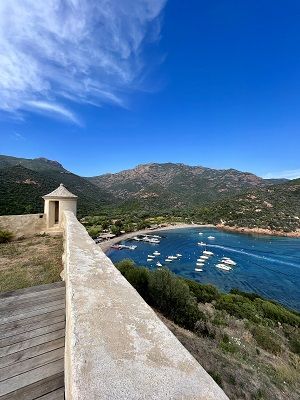 La Baie de Girolata du village de Girolata