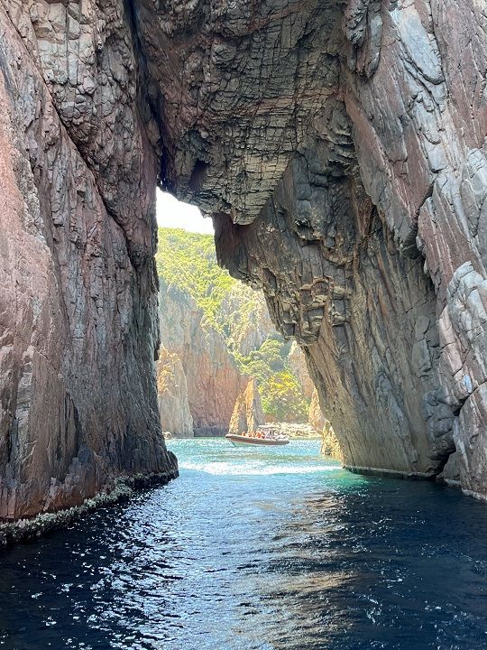 Visite des grottes à scandola Visite des grottes à scandola