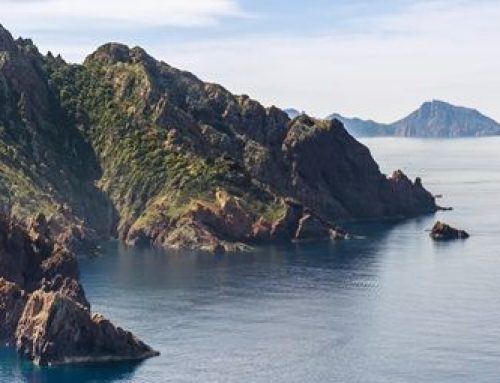 La réserve naturelle de Scandola en bateaux depuis Ajaccio, Tiuccia, Sagone ou Cargèse : quel départ choisir ?